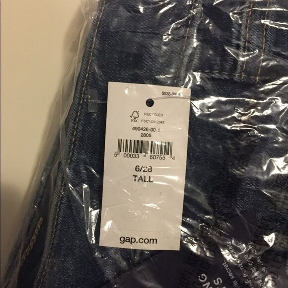 Distressed Skinny Jeans  - Picture 4 of 8